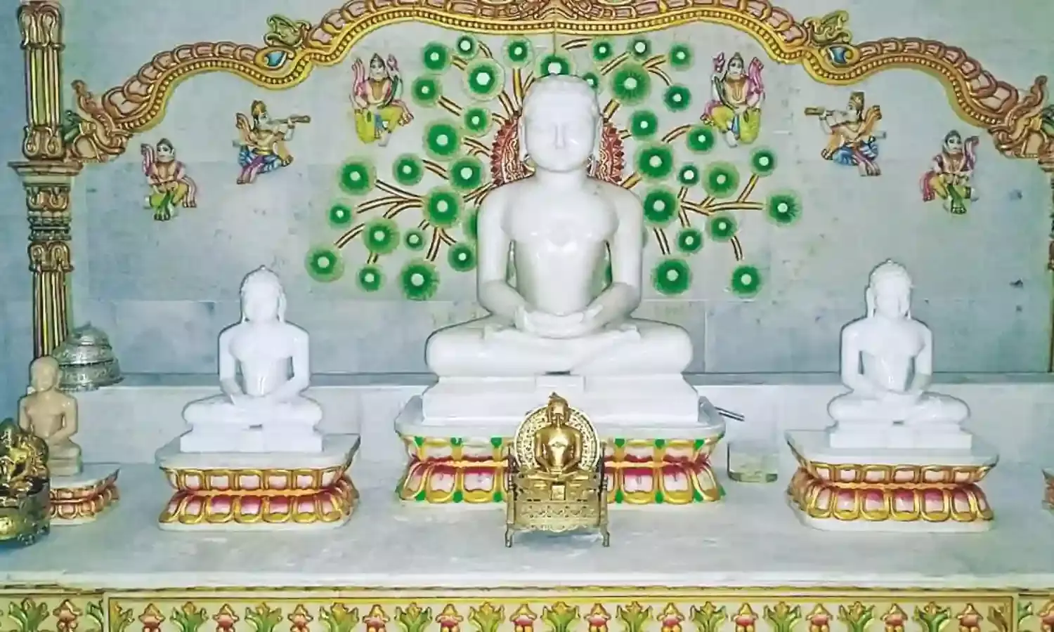 वेदी प्रतिष्ठा महोत्सव - विधि विधान के साथ संपन्न, दृष्टि सीधी होनी चाहिए