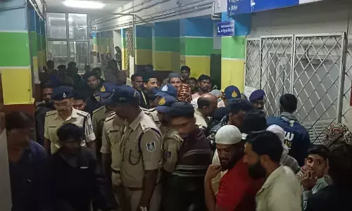 प्रसव के बाद महिला की मौत पर हंगामा, परिजनों ने लगाए डॉक्टर और स्टाफ पर लापरवाही के आरोप