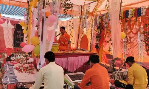 गजना के सिद्धबाबा में चल रही है श्रीमद भागवत कथा, भगवान श्रीकृष्ण का धूमधाम के साथ मनाया गया जन्मोत्सव गजना के सिद्धबाबा में चल रही है श्रीमद भागवत कथा, भगवान श्रीकृष्ण का धूमधाम के साथ मनाया गया जन्मोत्सव