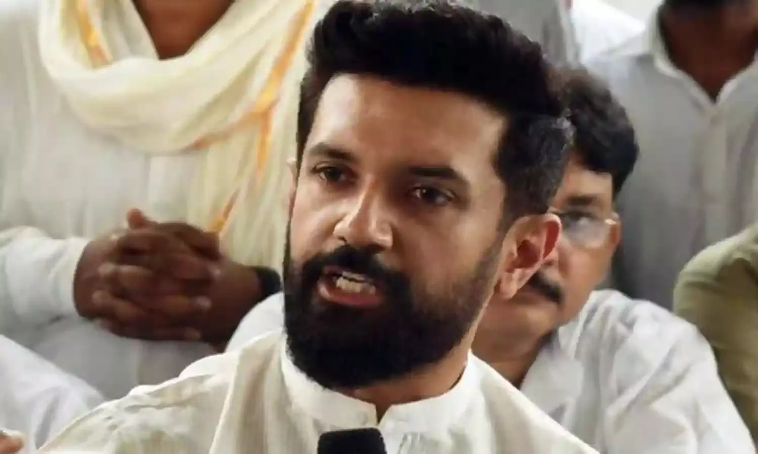 सीट बंटवारे का फॉर्मूला तय होने के बाद चिराग पासवान ने क्यों कहा कुर्बानियां देनी पड़ती हैं? बताया किस सीट से लड़ेंगे चुनाव