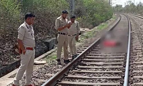 मेमू ट्रेन के सामने आकर प्रेमी युगल ने की खुदकुशी, मझगवां थाना क्षेत्र के रमपुरवा की घटना