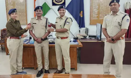 कोतवाली में पदस्थ आरक्षक सर्वेन्द्र व वीरेन्द्र प्रधान आरक्षक के पद पर पदोन्नत