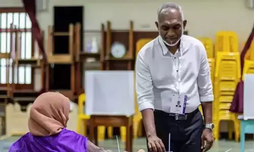 तनाव के बावजूद भारत पहुंचेगी मालवदीव चुनाव की मतपेटियां, क्या है इसके पीछे बड़ी वजह? तनाव के बावजूद भारत पहुंचेगी मालवदीव चुनाव की मतपेटियां, क्या है इसके पीछे बड़ी वजह?