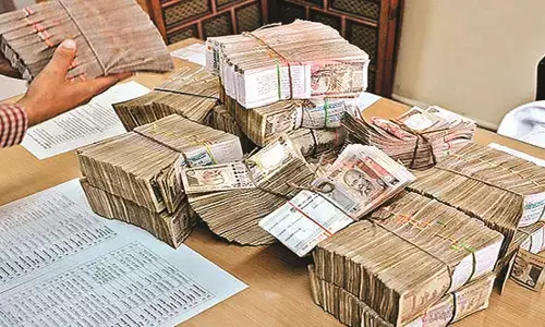 750 करोड़ की टैक्स चोरी निकलते ही खरीदे एल-7 ग्रुप ने 22 करोड़ के बॉन्ड