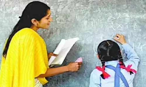 शिक्षक पद की मंजूरी के लिए 20 विद्यार्थियों की शर्त का पुरजोर हो रहा विरोध शिक्षक पद की मंजूरी के लिए 20 विद्यार्थियों की शर्त का पुरजोर हो रहा विरोध