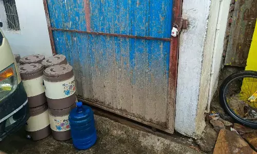 फूड टीम ने रॉयल चिल्ड वॉटर सर्विसेस को किया सील फूड टीम ने रॉयल चिल्ड वॉटर सर्विसेस को किया सील