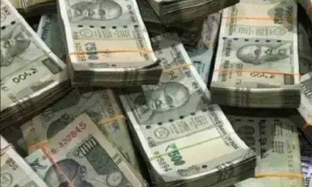 फ्लाइंग टीम ने गश्त बढ़ाई तो घाटकोपर पूर्व में एक कार से 72 लाख नगदी बरामद फ्लाइंग टीम ने गश्त बढ़ाई तो घाटकोपर पूर्व में एक कार से 72 लाख नगदी बरामद