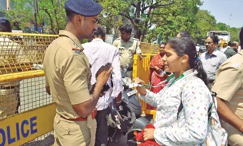 नागपुर लोकसभा क्षेत्र से पहले दिन एक नामांकन हुआ दाखिल,  82 आवेदन बिके नागपुर लोकसभा क्षेत्र से पहले दिन एक नामांकन हुआ दाखिल,  82 आवेदन बिके