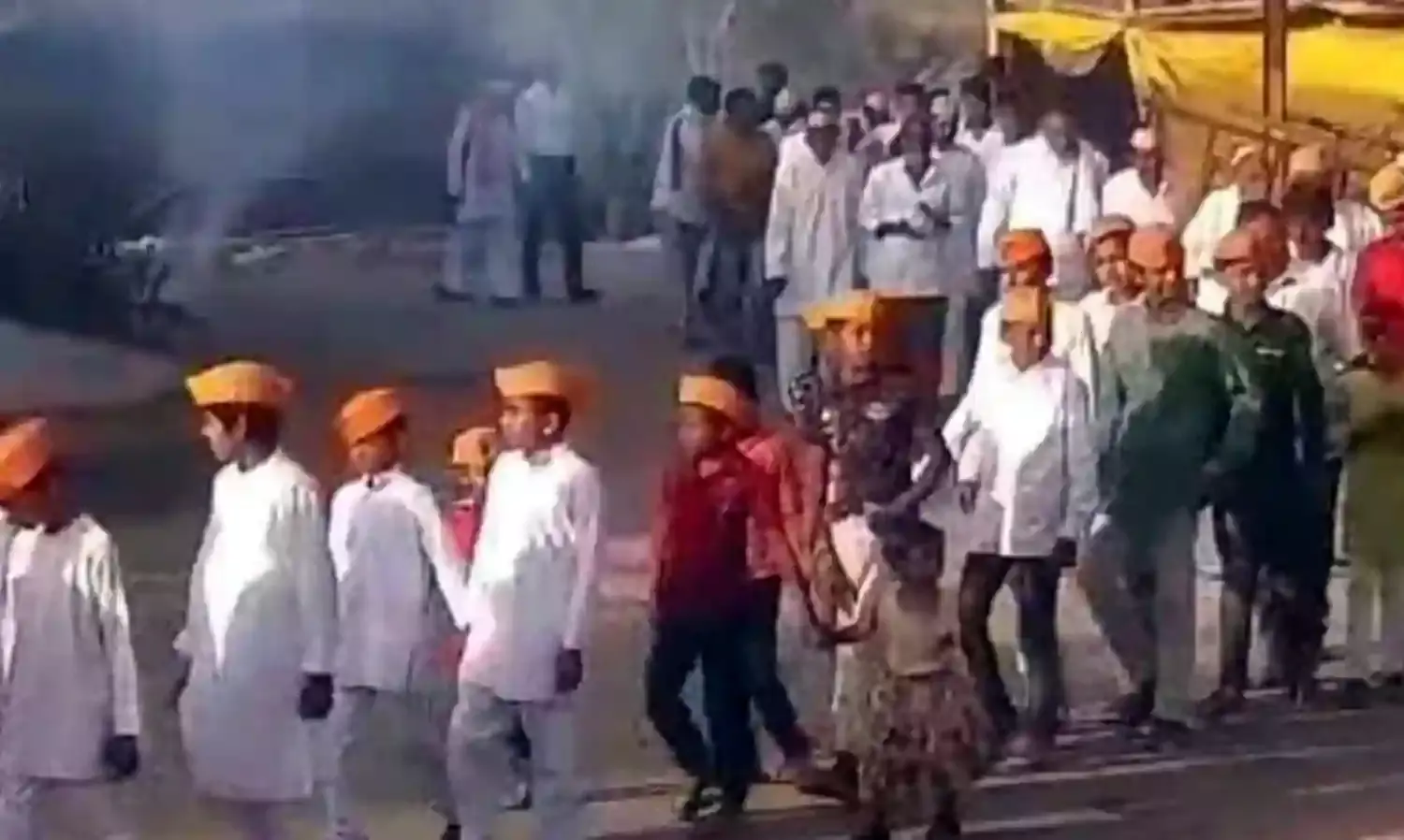 ऐसा अनूठा गांव जहां रंग तो छोड़िये गुलाल भी नहीं उड़ाया जाता, प्रभातफेरी निकालकर करते हैं जनप्रबोधन