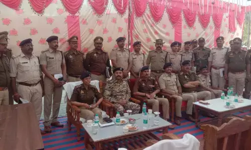 मध्य प्रदेश व उत्तर प्रदेश के अधिकारियों ने आयोजित की बार्डर मीटिंग मध्य प्रदेश व उत्तर प्रदेश के अधिकारियों ने आयोजित की बार्डर मीटिंग