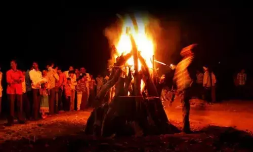 सुख-सौभाग्य बढ़ाने और परेशानियों से निजात पाने के लिए होली की रात करें ये उपाय सुख-सौभाग्य बढ़ाने और परेशानियों से निजात पाने के लिए होली की रात करें ये उपाय