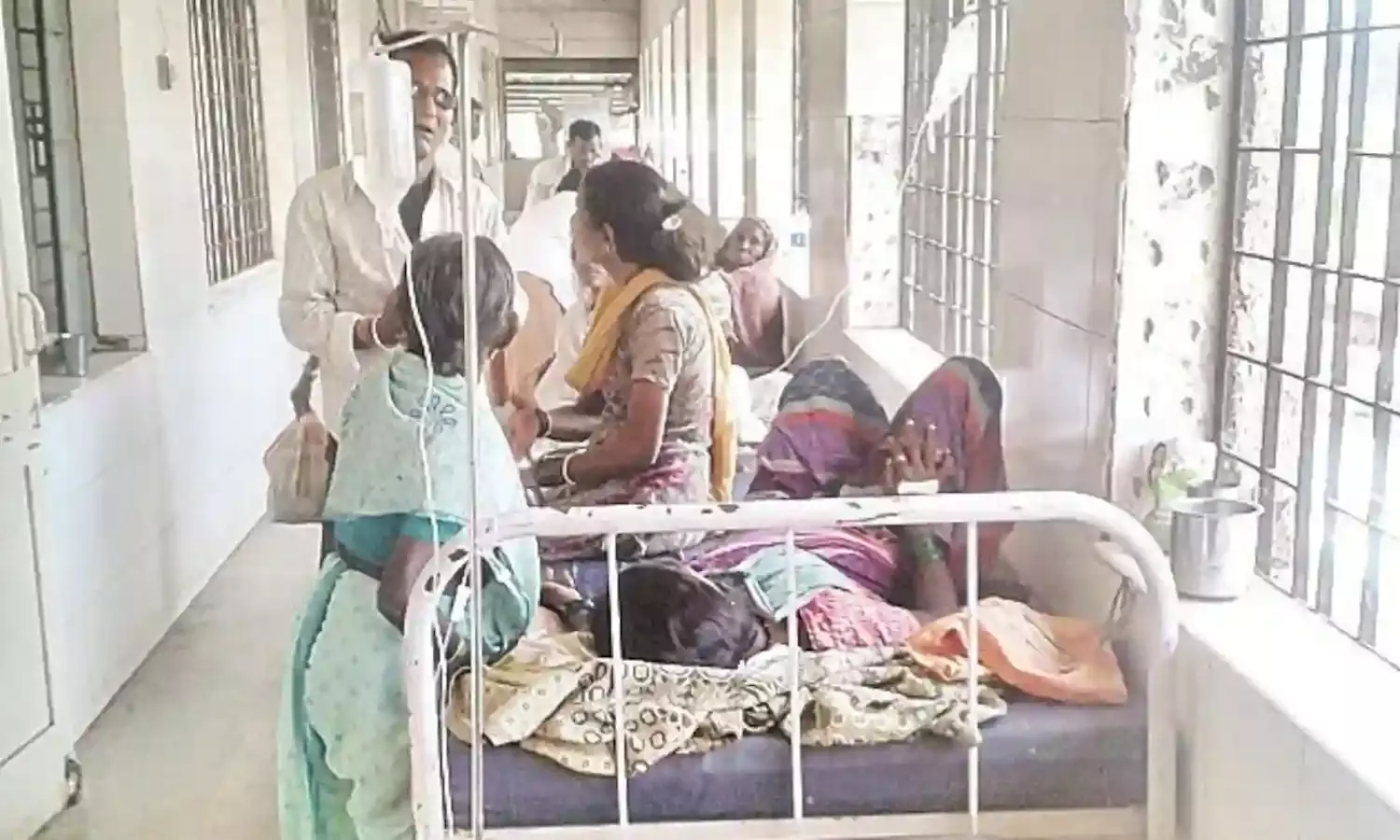 सर्वर डाउन होने से बढ़ रही है मरीजों की परेशानी, दो दिन इंतजार करने की मजबूरी