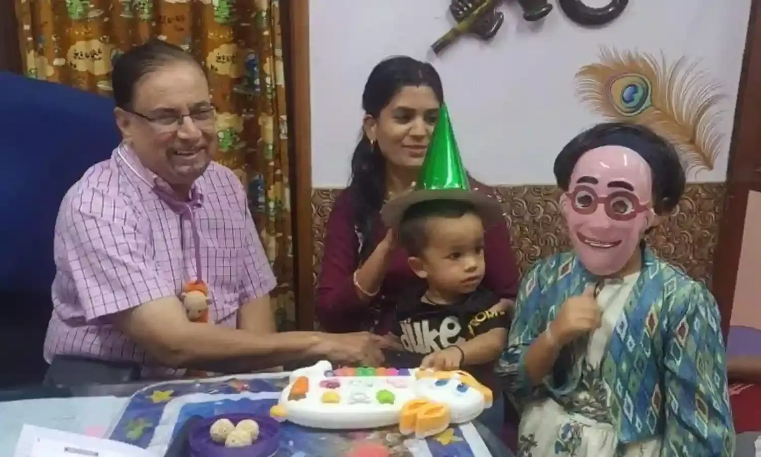 डॉक्टर बोधनकर ने बच्चों के साथ मनाई होली और दिए खास सावधानी बरतने के टिप्स