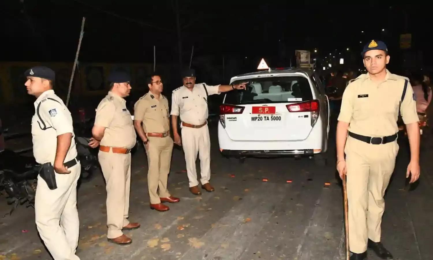 तैनात रही पुलिस, एसपी ने लिया हालातों का जायजा