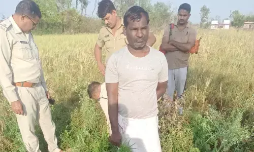 नशे के खिलाफ एक्शन मोड में पुलिस, गांजा की खेती और तस्करी पर महिला समेत 4 गिरफ्तार नशे के खिलाफ एक्शन मोड में पुलिस, गांजा की खेती और तस्करी पर महिला समेत 4 गिरफ्तार