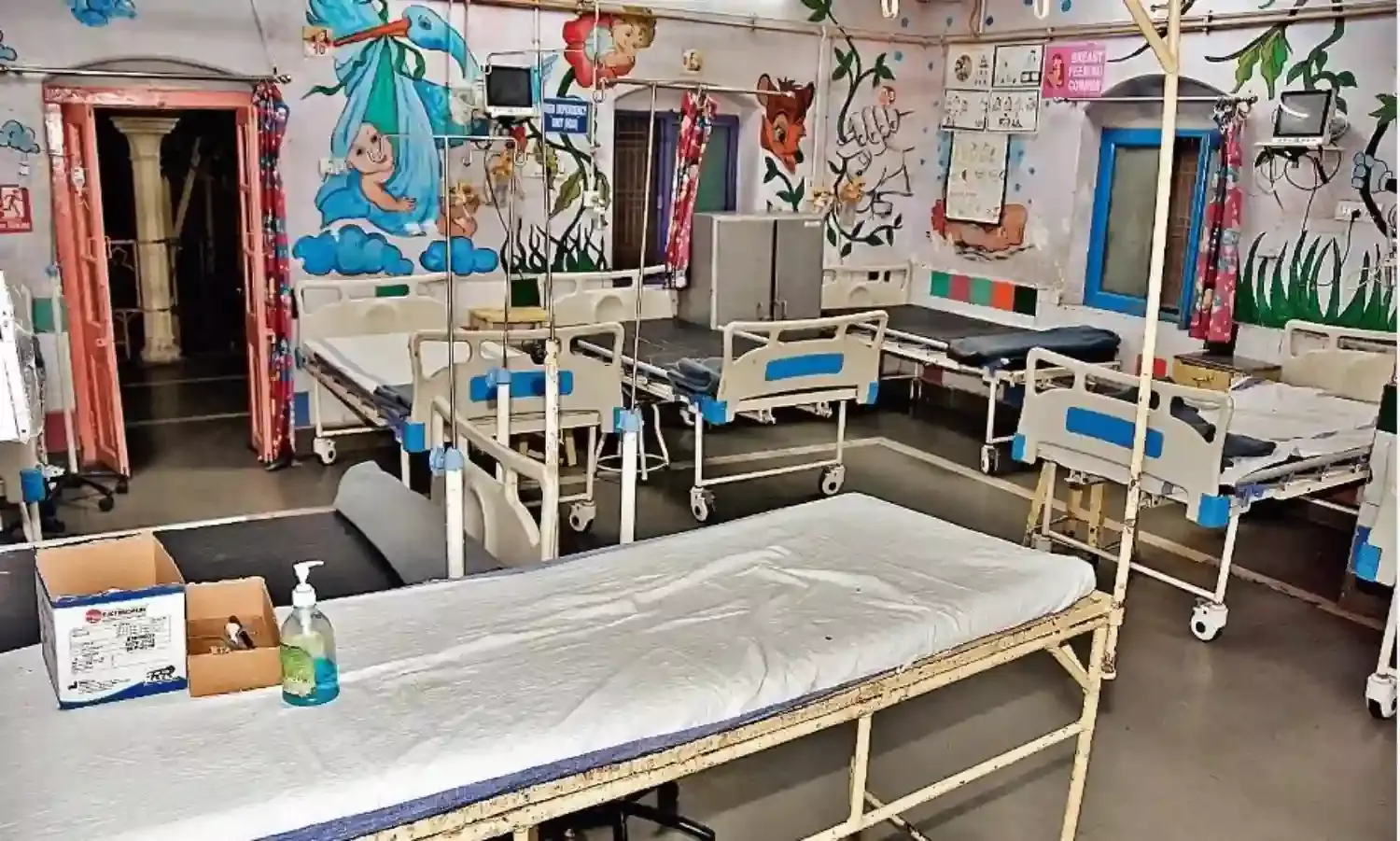 मेडिकल कॉलेज और जिला अस्पताल समेत अन्य अस्पताल में ओपीडी-आईपीडी हुई कम