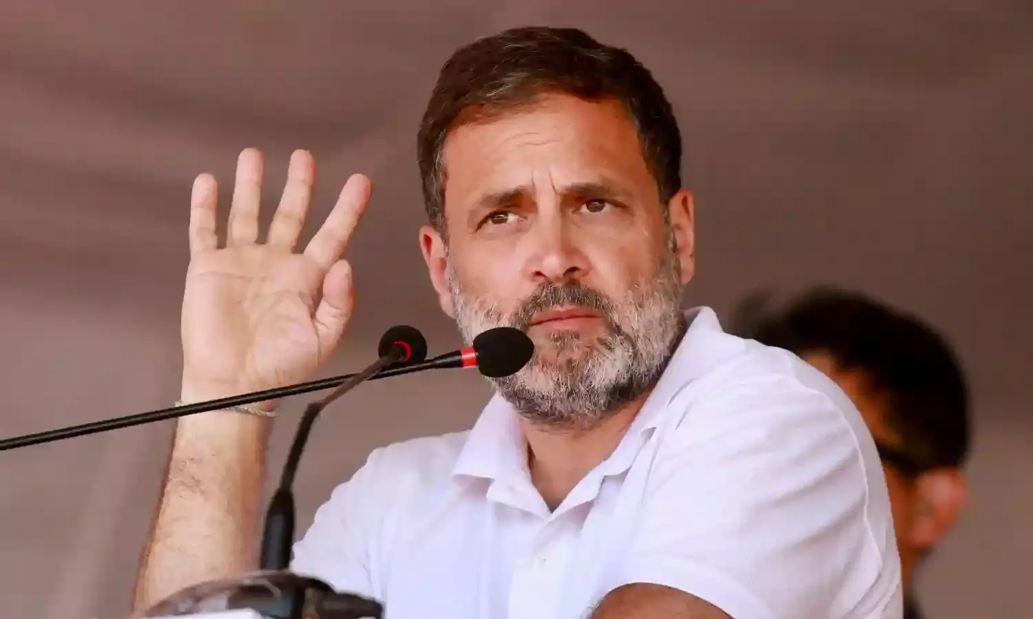 देश में 65% पढ़े लिखे युवा बेरोजगार, राहुल गांधी ने मोदी सरकार पर साधा निशाना