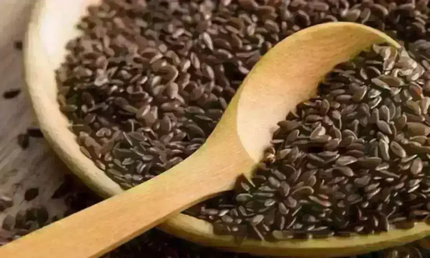 अलसी के बीज को बनाए अपनी रेगुलर डाइट का हिस्सा, मिलेंगे गजब के फायदा अलसी के बीज को बनाए अपनी रेगुलर डाइट का हिस्सा, मिलेंगे गजब के फायदा