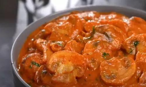 लंच में बनाए रेस्टोरेंट जैसा टेस्टी मशरूम मसाला, यहां जानिए पूरी रेसिपी