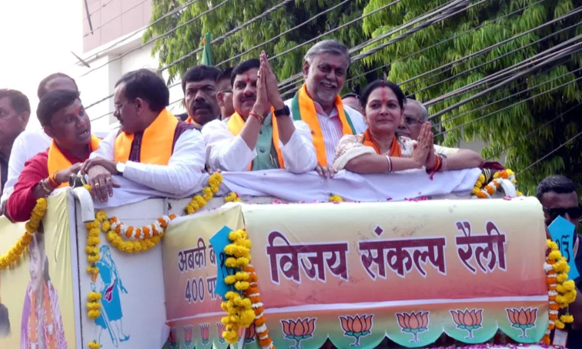 सीएम यादव ने किया रोड शो, प्रदेश की सभी 29 सीटें जीतने का संकल्प दिलाया