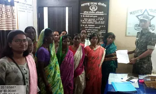 ये है शराब विक्रेताओं की सूची, अब करें कार्रवाई, गुस्साई महिलाएं पुलिस थाने   पहुंची