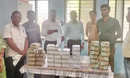 देशी शराब ले जाते दो पकड़ाए, जुआ अड्डों पर भी पड़ा छापा, 21 आरोपी नामजद