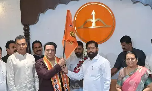 बॉलीवुड स्टार गोविंदा ने थामा शिवसेना का हाथ, लड़ सकते हैं लोकसभा चुनाव