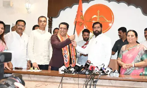 गोविंदा का 14 साल बाद राजनीतिक वनवास खत्म, शिंदे गुट में हुए शामिल गोविंदा का 14 साल बाद राजनीतिक वनवास खत्म, शिंदे गुट में हुए शामिल