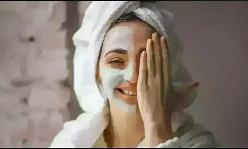 गर्मियों में हैं टैनिंग से परेशान, तो इन फेस पैक के इस्तेमाल से बनाए त्वचा को चमकदार गर्मियों में हैं टैनिंग से परेशान, तो इन फेस पैक के इस्तेमाल से बनाए त्वचा को चमकदार
