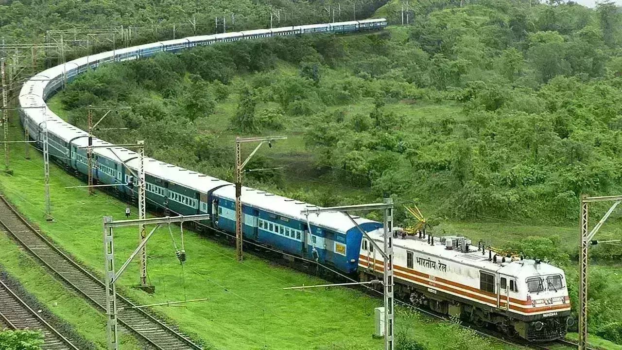 मुंबई से उत्तर भारत के बीच चलाई जाएंगी 156 समर स्पेशल ट्रेन, 5 लाख यात्रियों को लाभ
