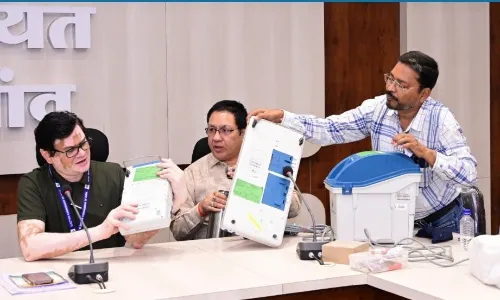 प्रशिक्षण में ईव्हीएम एवं वीवीपैट मशीनों के तकनीकी पहलुओं को समझाया गया