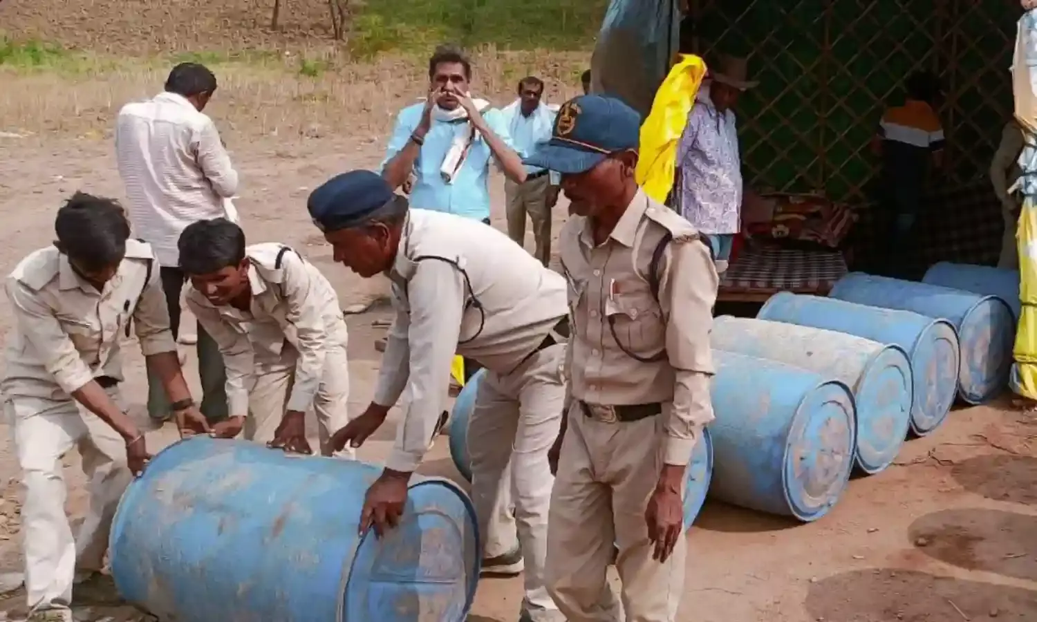 भीना एवं चांदीपाटी रेत खदान में संयुक्त दल की कार्यवाही, 2850 लीटर डीजल एवं रेत जप्त