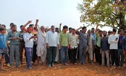 बुजुर्ग दंपती पर हमला, पति की मौत, पत्नी गंभीर, आक्रोशित परिजन और ग्रामीणों ने प्रदर्शन कर जताया विरोध