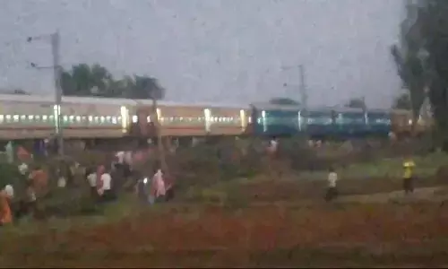 इलेक्ट्रिक लाइन में हुई स्पार्किंग, रोकनी पड़ी छिंदवाड़ा-नैनपुर पैसेंजर