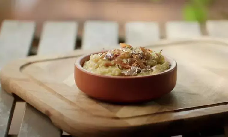 बिना मावे के घर पर बनाएं लौकी का टेस्टी हलवा, यहां जानिए पूरी रेसिपी बिना मावे के घर पर बनाएं लौकी का टेस्टी हलवा, यहां जानिए पूरी रेसिपी