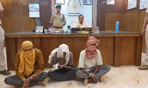 तेंदुए की मौत के मामले में पकडे गए तीन शिकारी, पवई परिक्षेत्र के पिपरियादौन में शिकारियों द्वारा लगाए गए वायर के फंदे से हुई थी मौत तेंदुए की मौत के मामले में पकडे गए तीन शिकारी, पवई परिक्षेत्र के पिपरियादौन में शिकारियों द्वारा लगाए गए वायर के फंदे से हुई थी मौत