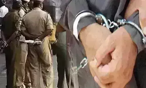 अवैध रूप से रह रहे पांच बांग्लादेशी गिरफ्तार, करते थे राजमिस्त्री का काम अवैध रूप से रह रहे पांच बांग्लादेशी गिरफ्तार, करते थे राजमिस्त्री का काम