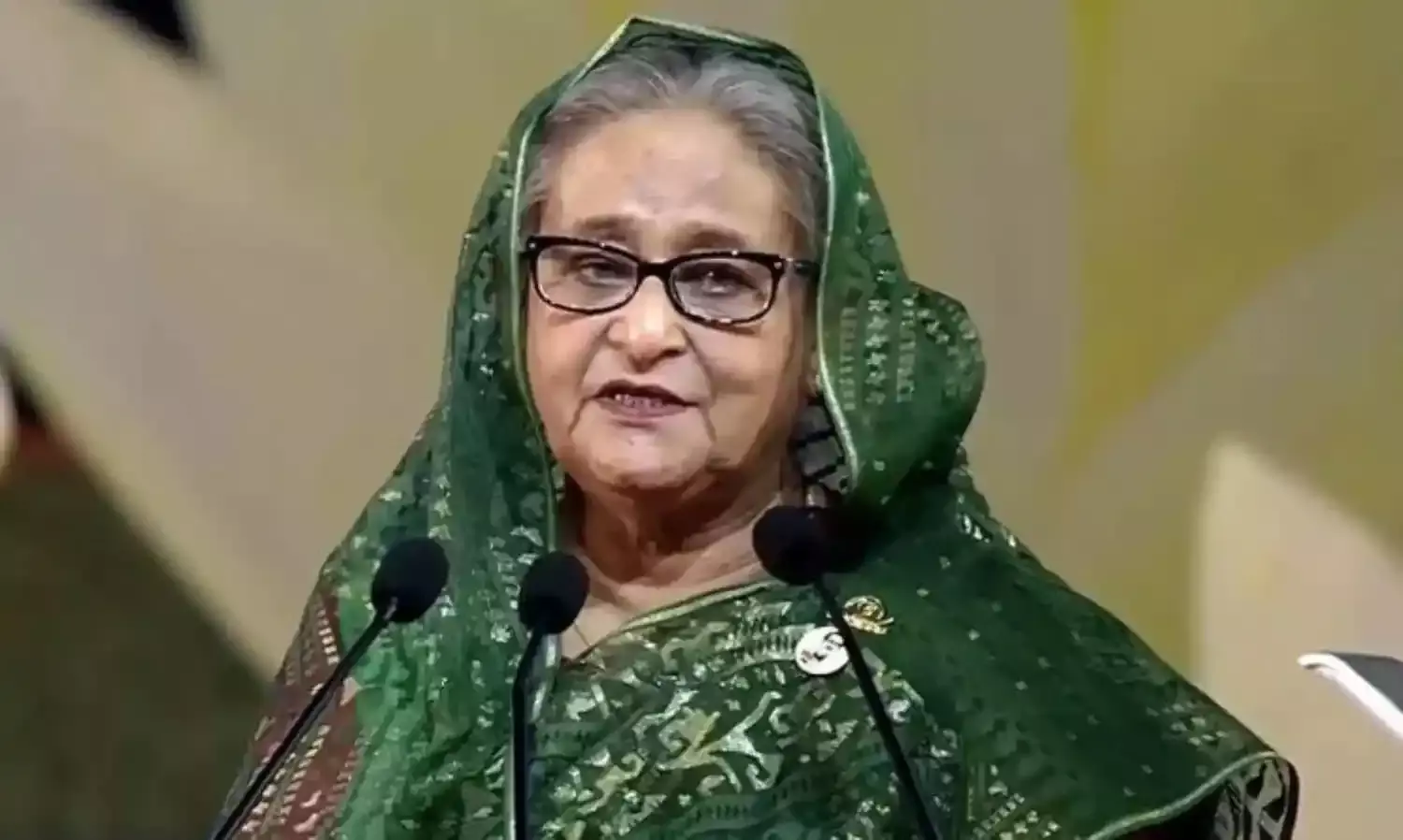बांग्लादेश में भारतीय समानों का हो रहा है बहिष्कार, पीएम शेख हसीना ने विपक्षी नेताओं की लगाई क्लास