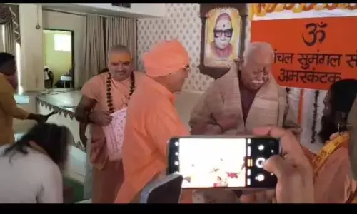 पूर्वजों को जानने का अधिकार कानून बनाने तथा हिंदुत्व पर अमरकंटक के साधु-संतों ने सरसंघचालक से किया नर्मदांचल सुमंगल संवाद