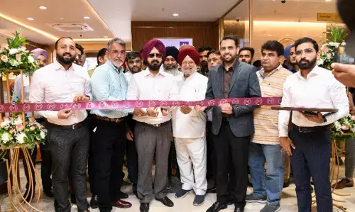 मलाबार गोल्ड एंड डायमंड्स ने पटियाला में अपने नये स्टोर का किया भव्य उद्घाटन ! मलाबार गोल्ड एंड डायमंड्स ने पटियाला में अपने नये स्टोर का किया भव्य उद्घाटन !