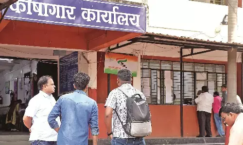 आर्थिक वर्ष के आखिरी दिन जमा हुए सैकड़ों करोड़ के बिल, आधी रात तक जमा हुए बिल