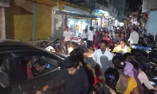 अजयगढ चौराहे से कृषि विभाग तक यातायात व्यवस्था चौपट, सड़क के चौड़ीकरण को लेकर भी लोगों की टूटने लगी उम्मीद