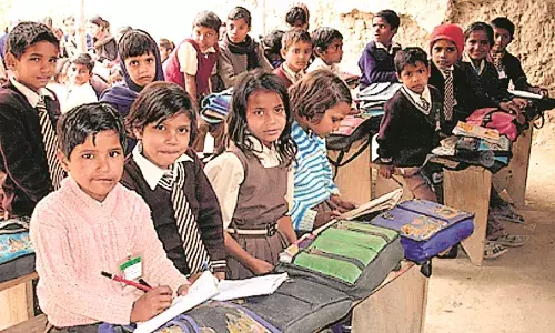 शिक्षा पर जोर, आदिवासी छात्र नामांकित स्कूलों में ही लेंगे अंग्रेजी की शिक्षा