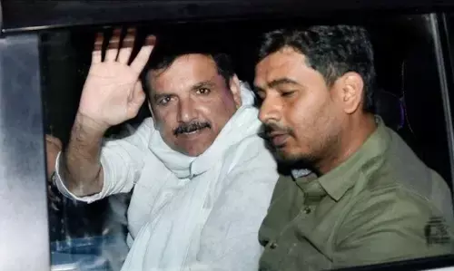 आप नेता संजय सिंह तिहाड़ जेल से हुए रिहा, बोले - यह जश्न का नहीं संघर्ष का समय आप नेता संजय सिंह तिहाड़ जेल से हुए रिहा, बोले - यह जश्न का नहीं संघर्ष का समय