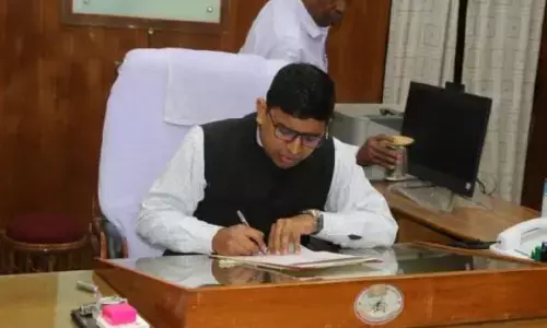 15 दिन में काम शुरु नहीं तो एग्रीमेंट करें टर्मिनेट, अधूरे काम को लेकर नाराज हुए कलेक्टर, जारी किए निर्देश