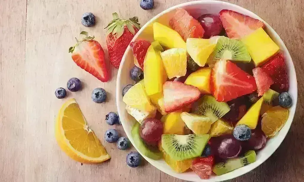 कड़कती धूप के कारण शरीर में हो रही है पानी की कमी, तो इन 5 फलों को रोजना खाएं और हाइड्रेटेड रहें कड़कती धूप के कारण शरीर में हो रही है पानी की कमी, तो इन 5 फलों को रोजना खाएं और हाइड्रेटेड रहें