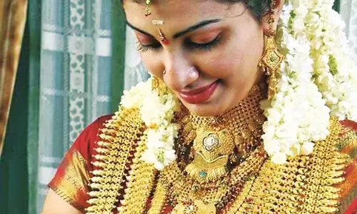 चांदी पहली बार 81000 पार, सोना 72000 के करीब, शादी-ब्याह और त्योहारी मांग