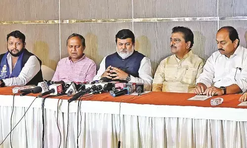 बर्वे की उम्मीदवारी रद्द होने को लेकर शिवसेना शिंदे गुट का कांग्रेस पर निशाना