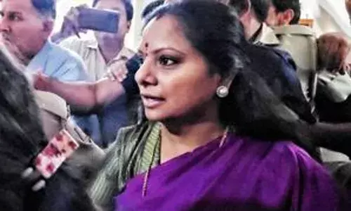 केसीआर की बेटी कविता की अंतरिम जमानत याचिका पर कोर्ट ने फैसला रखा सुरक्षित, ईडी ने किया विरोध केसीआर की बेटी कविता की अंतरिम जमानत याचिका पर कोर्ट ने फैसला रखा सुरक्षित, ईडी ने किया विरोध