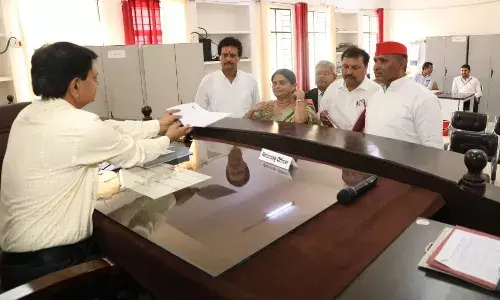 अंतिम दिन इंडिया गठबंधन से सपा प्रत्याशी मीरा यादव सहित १० अभ्यर्थियो ने दाखिल किए नामाकंन